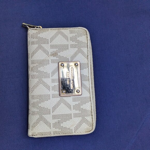 Michael Kors Purse and matching wallet - Picture 4 of 5